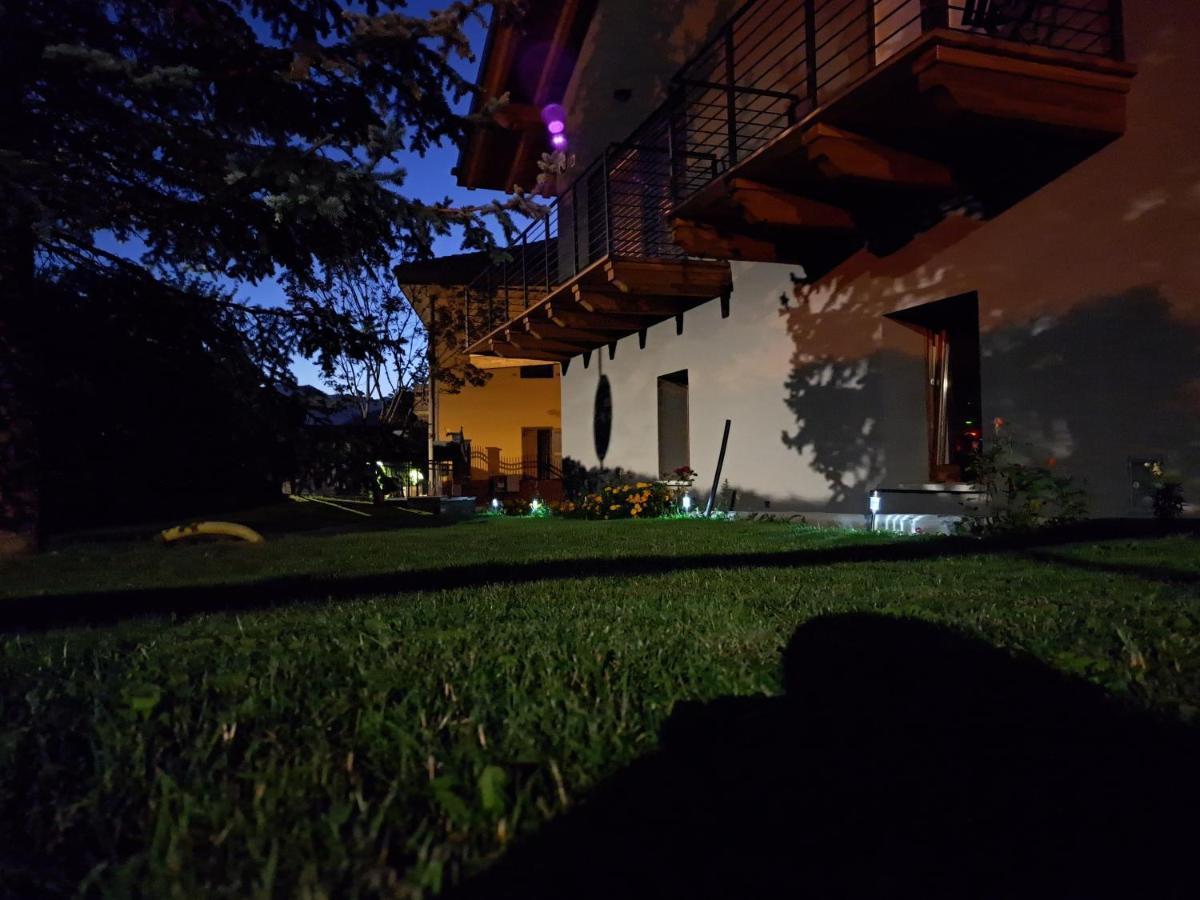 La Maison De Chantal Fénis Exterior foto